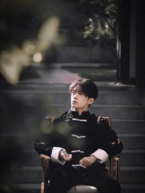 易烊千玺：青丝