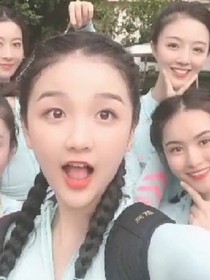 摇桥前的聚会