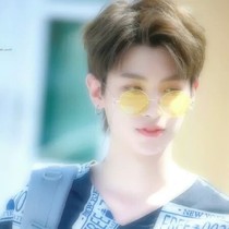 黄明昊：喂你一颗糖