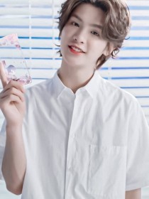 黄明昊：小奶狗