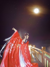 青青河畔草