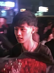秦霄賢輕點(diǎn)寵