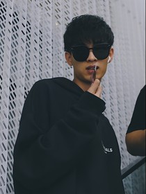 秦霄賢：小蠻腰