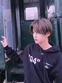 黄明昊 青梅不乖了-d441