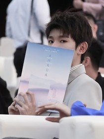 你我终究是错过了……