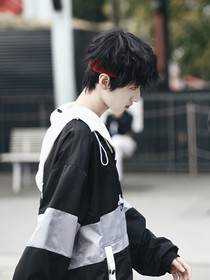 严浩翔：戏月