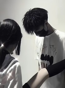 校草，你壓到我了！