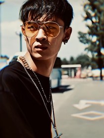 老秦与他的秦夫人