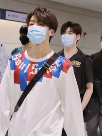 书名正在修改1598694478918637797