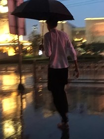 秦霄贤：浮如梦生