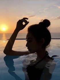 烏云爬上天
