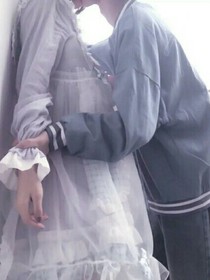 穿越之小萌女王撞见暖心王后