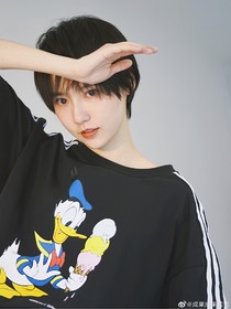 愛情公寓之作者大大魂穿張偉