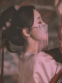 穿越之系統(tǒng)逼我當(dāng)皇后