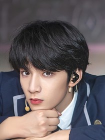 劉耀文：學(xué)姐別跑