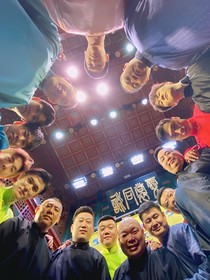 德云社：錯位童話