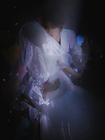 蔡徐坤：光的倒影