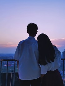 月下星空，唯你相伴