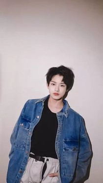张极之一起在舞台上闪闪发光