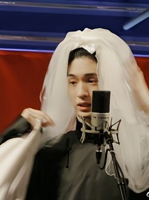 秦霄賢：一見秦心