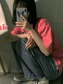 轉(zhuǎn)校生竟是大佬？