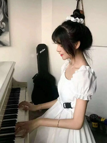 我扑进了校草怀里？