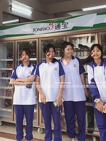 我们的（2）班