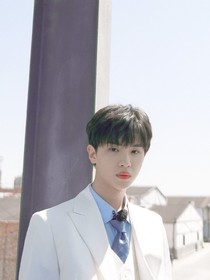 黄明昊：姐姐好甜好香