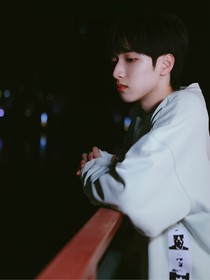 严浩翔：粉色苏打