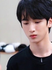 嚴(yán)浩翔：屋里藏個(gè)小嬌妻