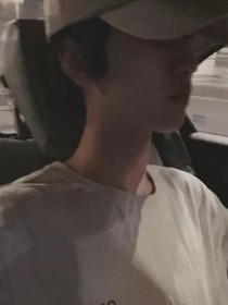 嚴浩翔：看著你就好