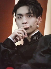 我家的小孩兒是小秦秦