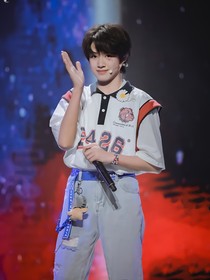 張極：姐姐，我可以做你男朋友嗎？