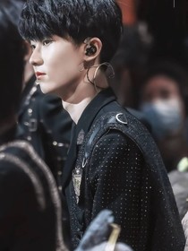 马嘉祺：与你邂逅