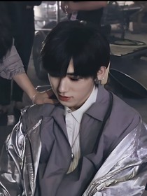 她酒窝里有酒