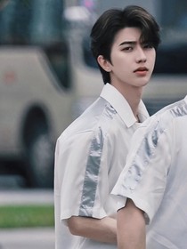 蔡徐坤：只覺星辰不如你