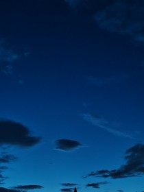 尤怜旧夜月初寒