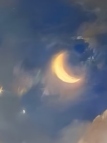 想做月亮的星星