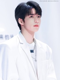 刘耀文：素人女友