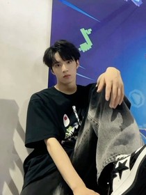 刘耀文：一直爱你