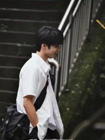 劉耀文：琪回頭看看我