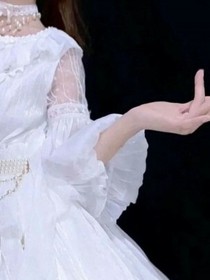 慕井云……起来绿茶