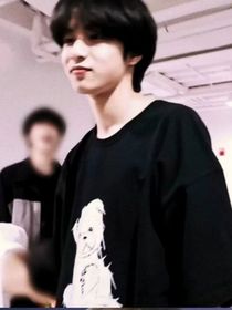 文慕月
