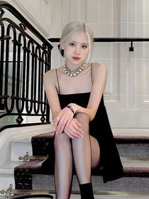 小姐姐腿真细