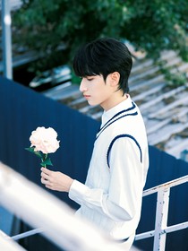 严浩翔：陪小朋友长大