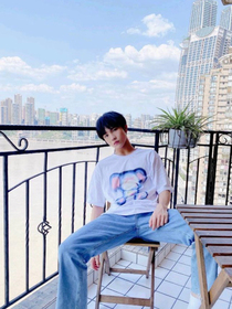 苏新皓从校服到婚纱