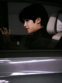 黄明昊：好像是糖味