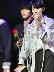 TF家族高冷校草也钟情
