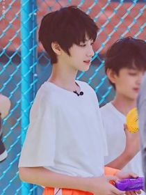 朱志鑫：女练习生