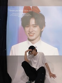 小孩，我等你成年